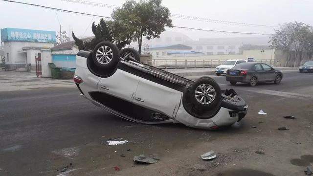 为什么说打死都不建议买SUV？SUV和轿车的差距，跑了长途你就懂了