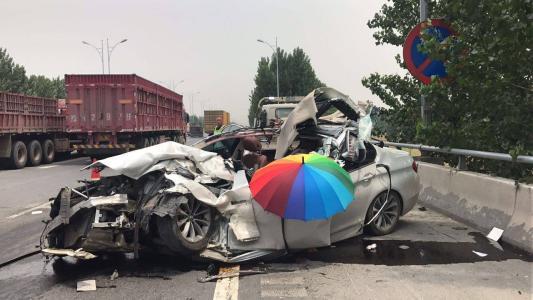 为什么说打死都不建议买SUV？SUV和轿车的差距，跑了长途你就懂了